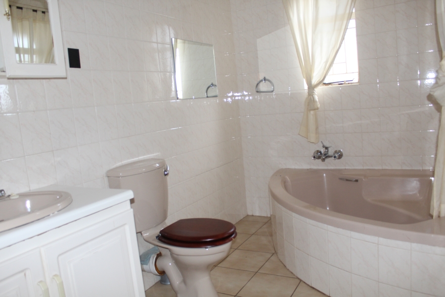 4 Bedroom Property for Sale in Schoemansville North West